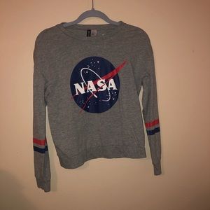 crew neck